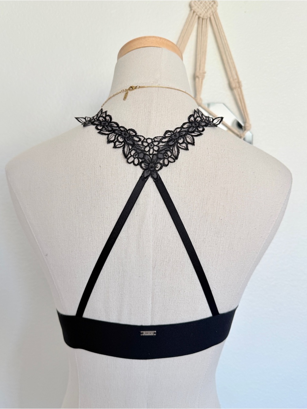 🖤 Victoria’s Secret PINK Black Lace Triangle Bralette Floral Lace Bra Nude Small - Picture 5 of 12